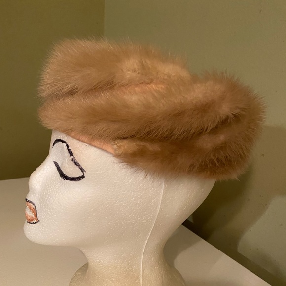 Gorgeous Pillbox Fawn Mink over Peach Satin Chuch / Dress Hat - Picture 3 of 8